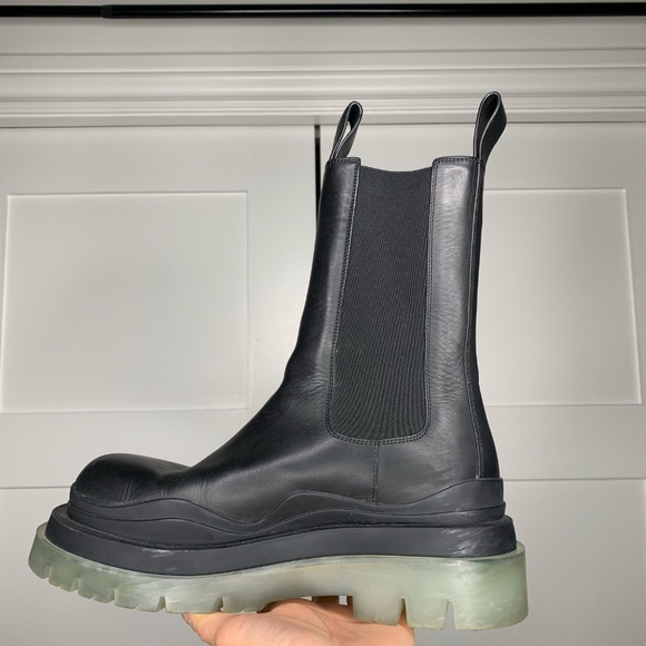 Bottega Veneta Tire Lug Leather Black Chelsea Boots - Picture 4 of 15